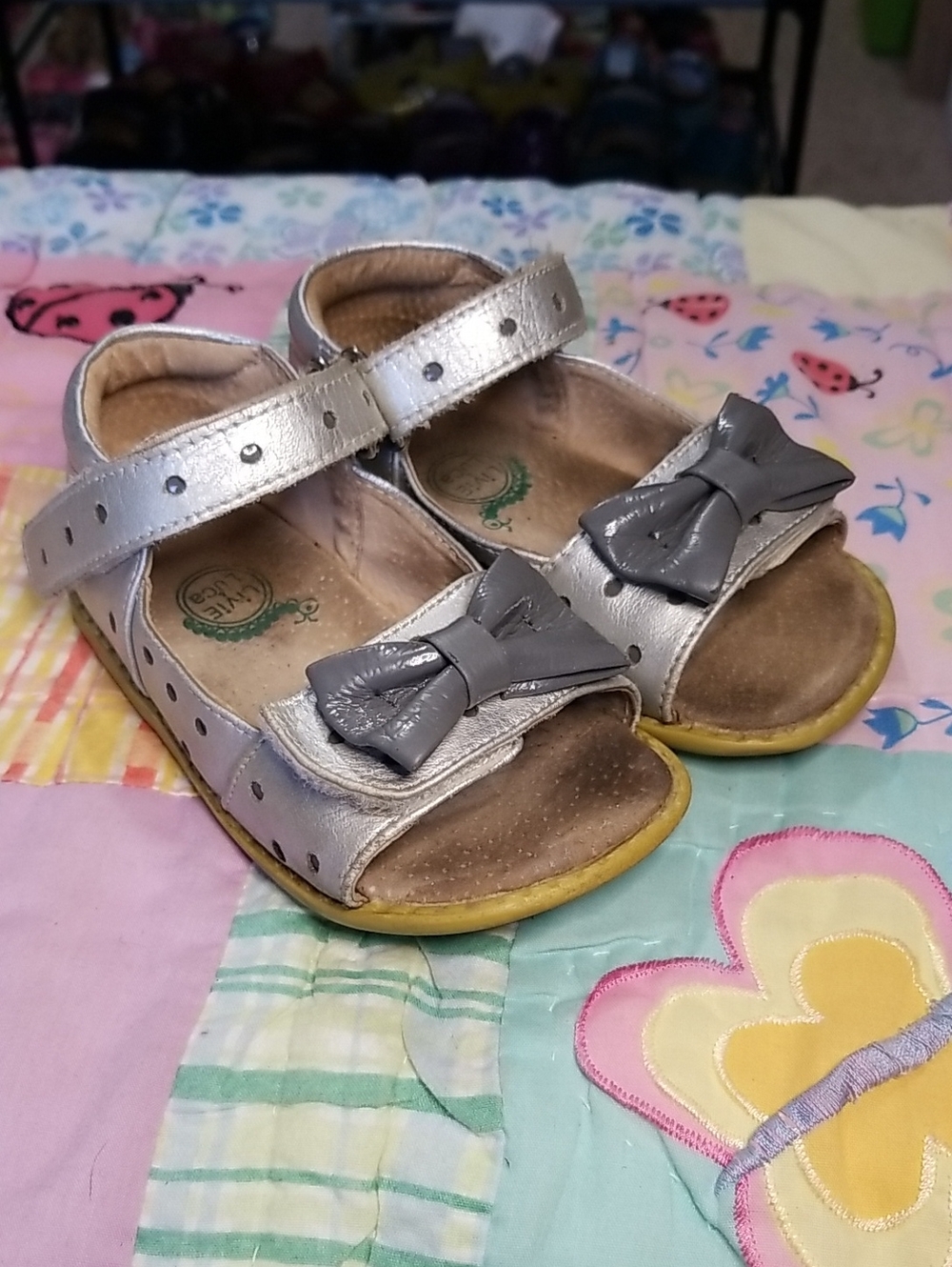Livie & Luca Silver Leather Sandals with Gray Bows Size 8 Minnie